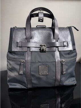 Henri Bendel Jetsetter back pack bag
